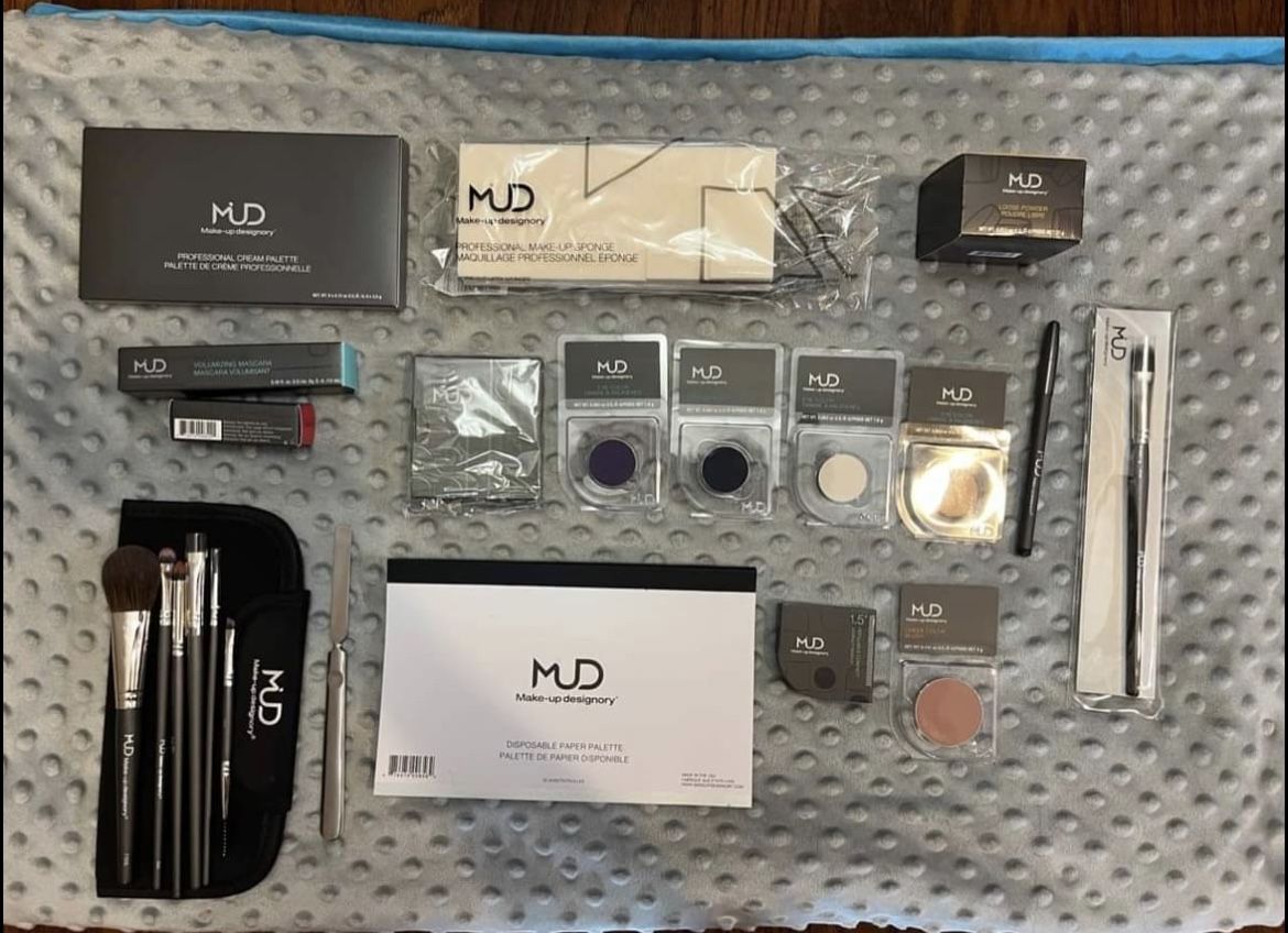 MUD Professional Makeup Kit