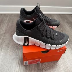 Nike Free Metcon 5 Black White Woman's Shoes Size 8