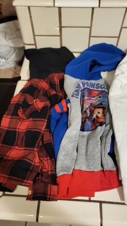 Kids Flannel And Sweat Shirt Lot 6 Of Them