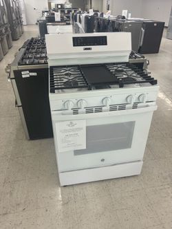 $749 GE 30-Inch White Freestanding Gas Range