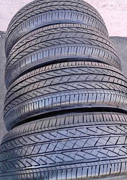 Set 225/60-18 Bridgestone con el 80% de Vida