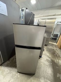 Frigidaire Stainless Steel Top Freezer Refrigerator
