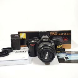 Nikon d60 w/ AF-S DX Nikkor 18-55mm Lens