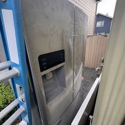 Samsung Refrigerator, Priced to sell