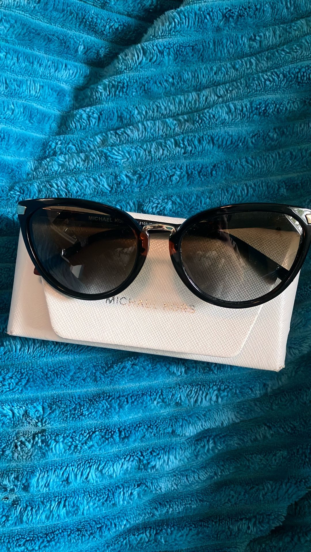 Used Michelle Kors MK2097 F 300511