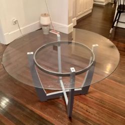 Glass Table   Need gone as soon as possible 