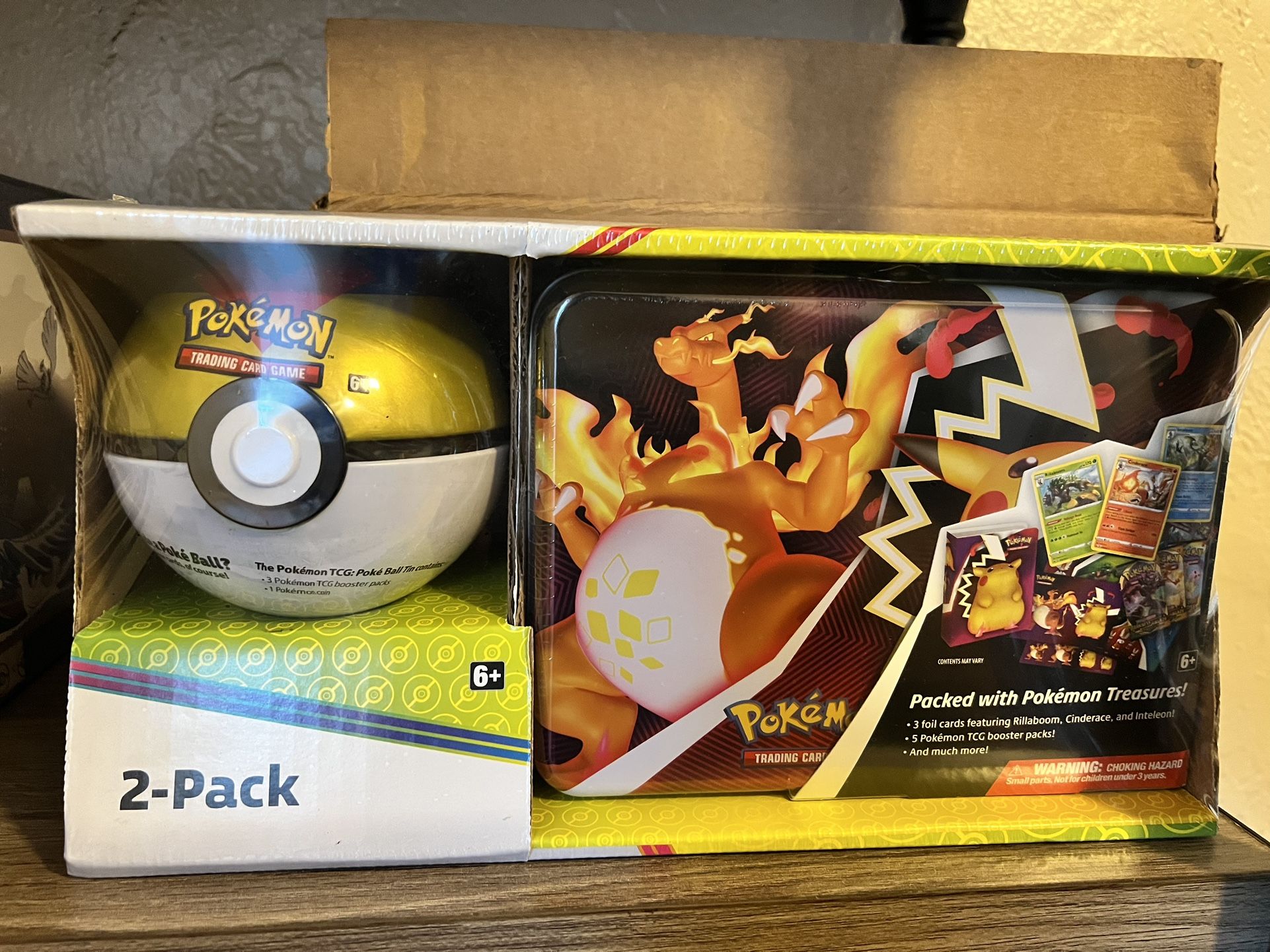 Pokémon TCG Collectors Chest And Level Ball 