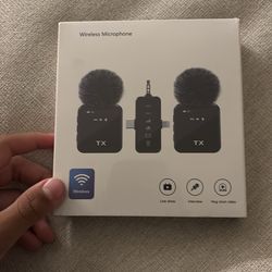 3 in 1 set of wireless microphones. 2 mics and the Bluetooth connection.