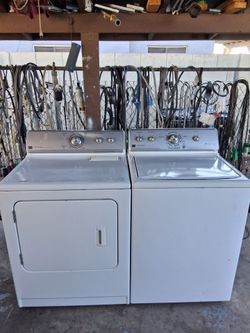 MAYTAG Washer And Dryer Electric Set