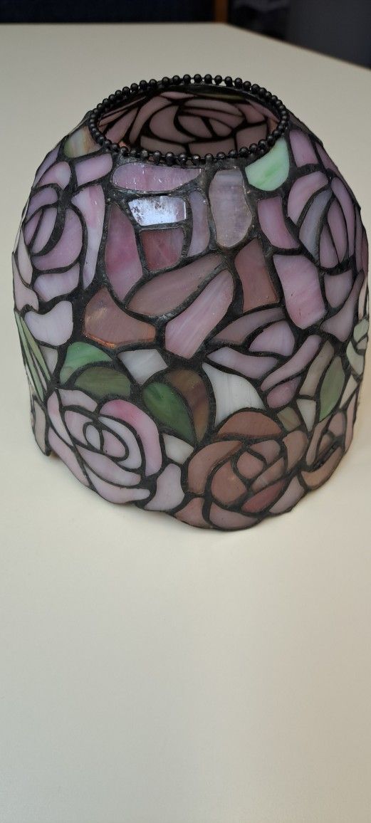 TIFFANY STYLE STAINED GLASS ROSES SHADE