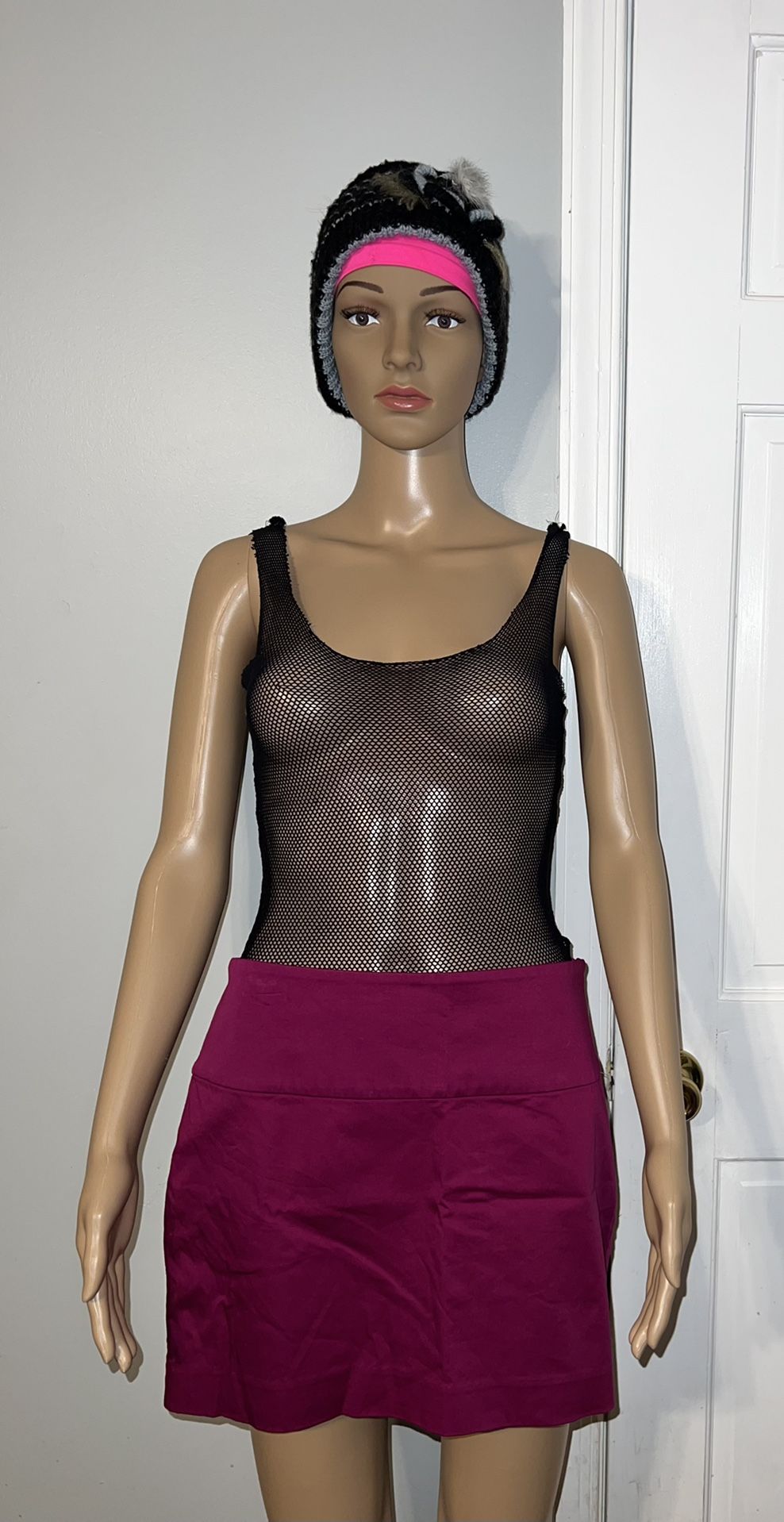 Beautiful Women Skirt Size (4) Express Only $5