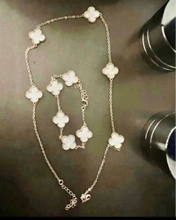 Clover necklace, and bracelet set