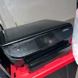 printer for sale good condition just needs ink. It prints 4x6 photos as well.