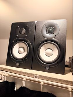 Yamaha HS5 (New, Open Box)