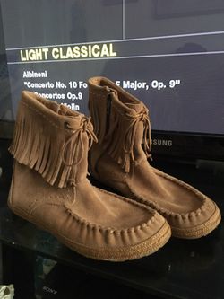 Ugg Moccasin Boots Size 8 fits size 7 size 7 1/2