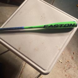Easton 28”  Bat USA