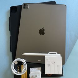 Apple IPad Pro 12.9” 5th Generation (M1 chip/ Face ID/2021) 128GB with pen, keyboard & Accessories 