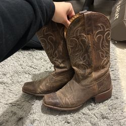 Women’s Boots Size 9