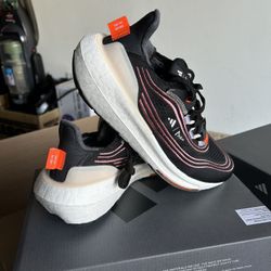 Adidas Ultraboost Light Running Shoes Women’s 6/ Men’s 5