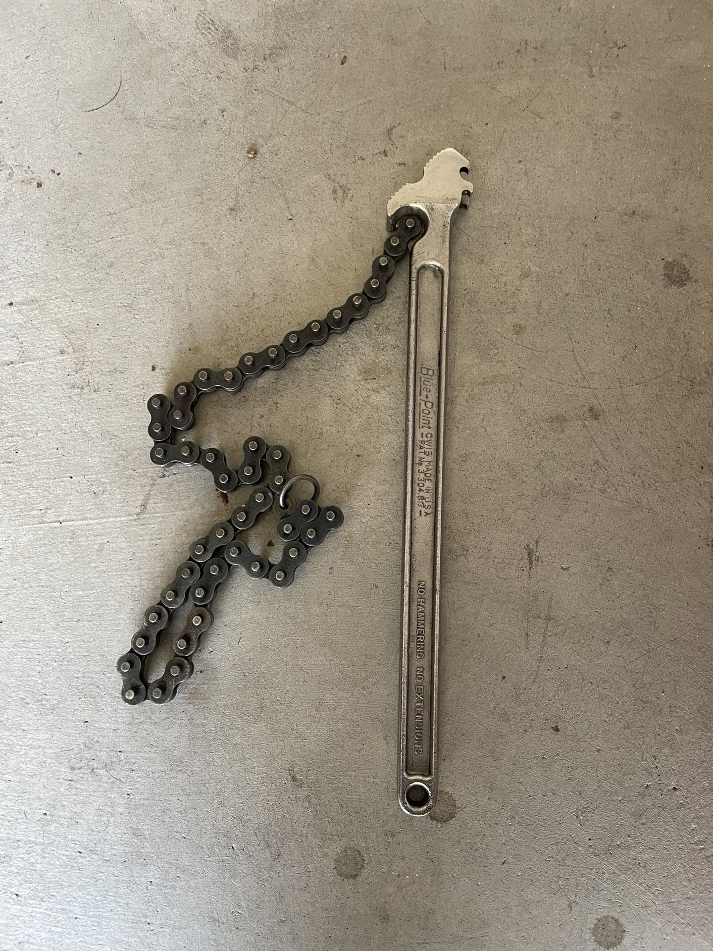 BLUE POINT CW15 Heavy Duty Chain Wrench with a 19" Chain and 15" Handle USA.