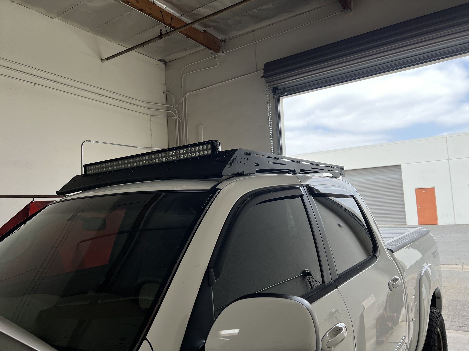 2002-2006 Tundra Spider Roof Rack With Led Light Bar