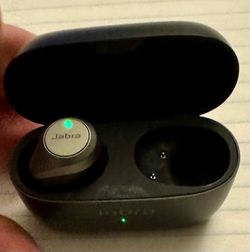 Working Noise cancelling Jabra 85T charging case w/left ear bud only (lost the right)