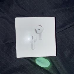 BRAND NEW AIRPOD 4 WITH NOISE CANCELLATION (ANC)