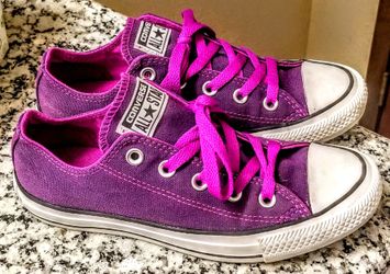 SIZE 6 BRAND NEW WOMANS PURPLE CONVERSE ALL STAR SNEAKERS