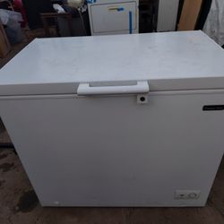 8.7 cu. ft. Manual Defrost Chest Freezer in White