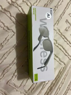 Wireless smart glasses