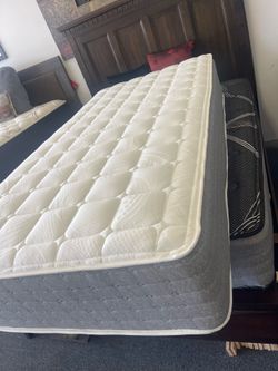 Twin mattress