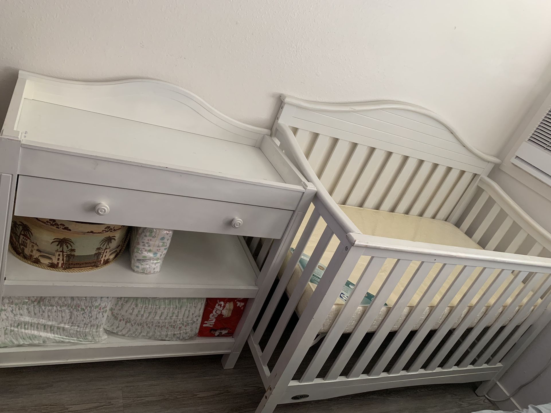Baby crib