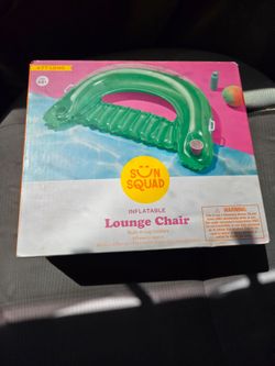 4 ft long  Pool chair New.