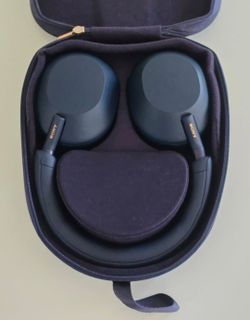 Sony WH-1000XM5 Headphones - Blue *Mint Condition*