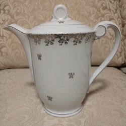Like New 4 Cup Porcelain Coffee Pot