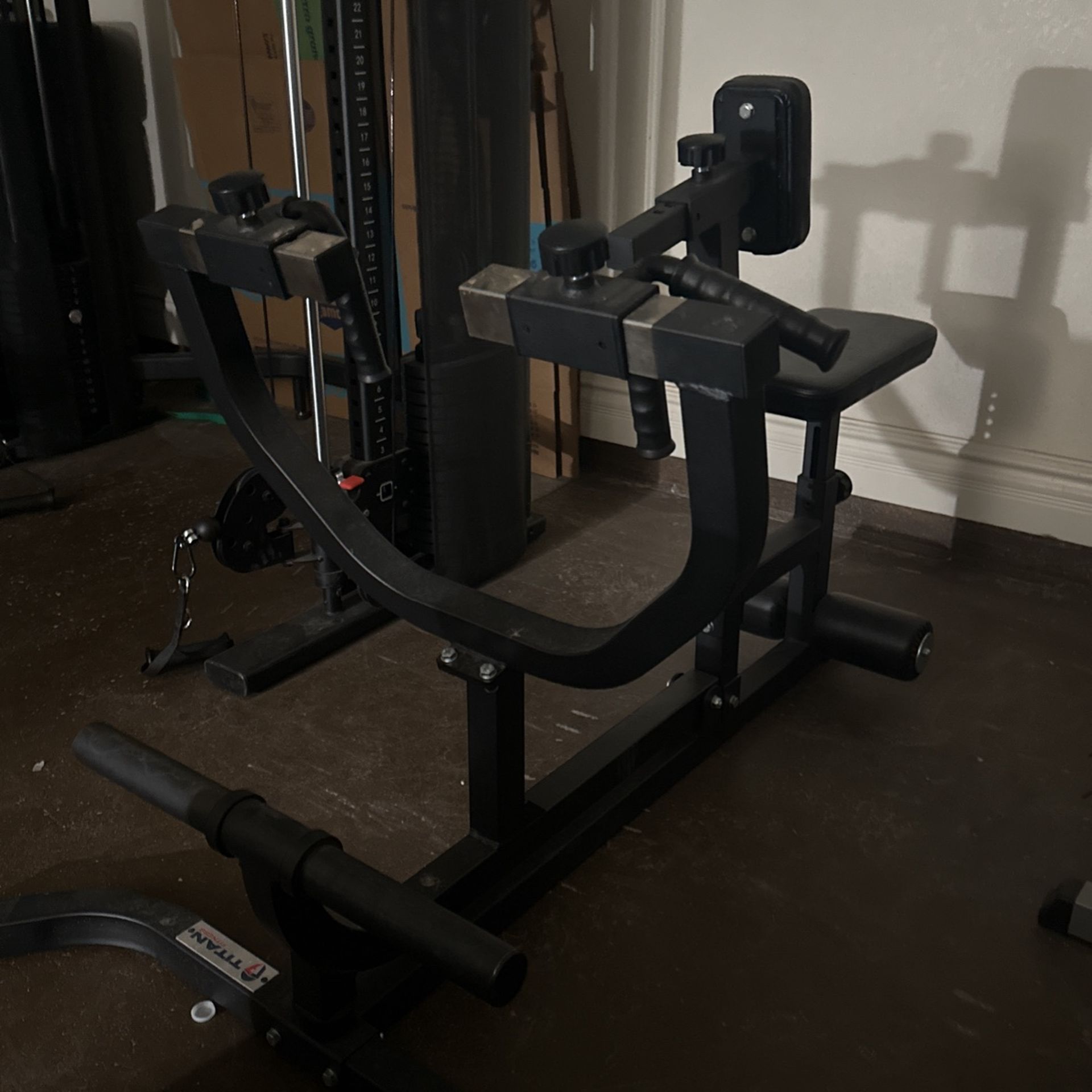 Titan Fitness Seated Row