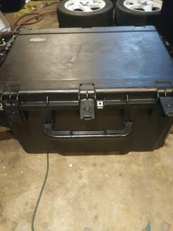 Caja para. Aguardar eramienta o cosas con candado