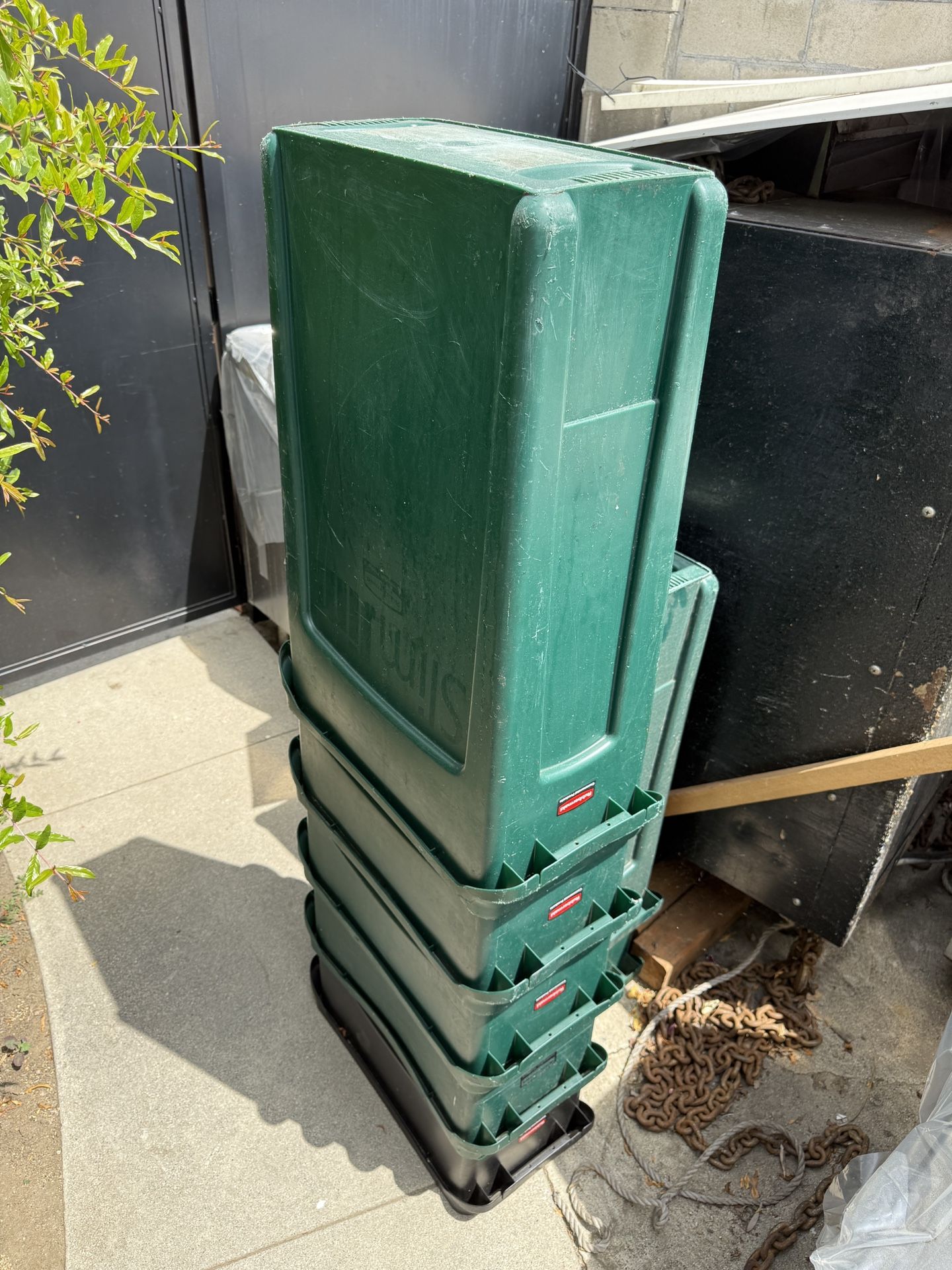 Rubbermaid Slim Jim Trash Bin $31 Each (Mission Hills)