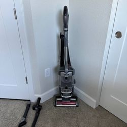 Shark Navigator Lift Away Vacuum Cleaner