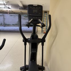 Elliptical commercial model EFX5.21SI cross trainer with P31 console 