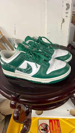 Mike Dunk women 7.5