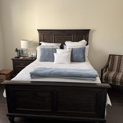 City furniture queen bedroom