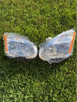 2008-2014 Nissan Rogue Headlights