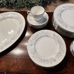 Wedgwood China Service For 8 w/Serving Platter 