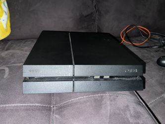 Used PS4 w/two Controllers