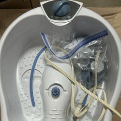 Deluxe Massaging Foot Spa
