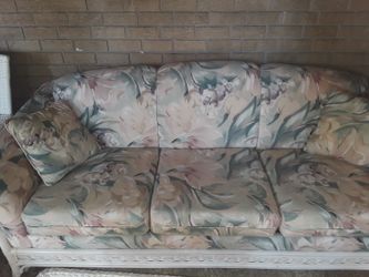 Martha Stewart living wicker base floral print Queen Pull Out sofa bed couch