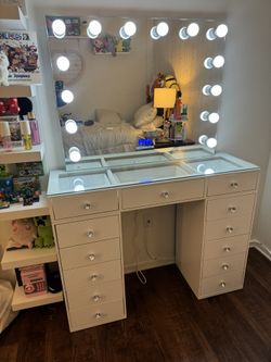 Bluetooth Makeup Vainty With Glass Top 