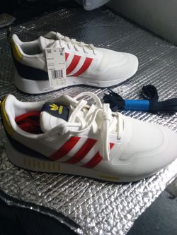 Adidas shoes brand new 9.5