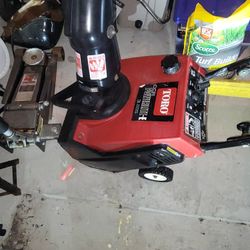 2 Cycle Snowblwer New Carb Runs Good